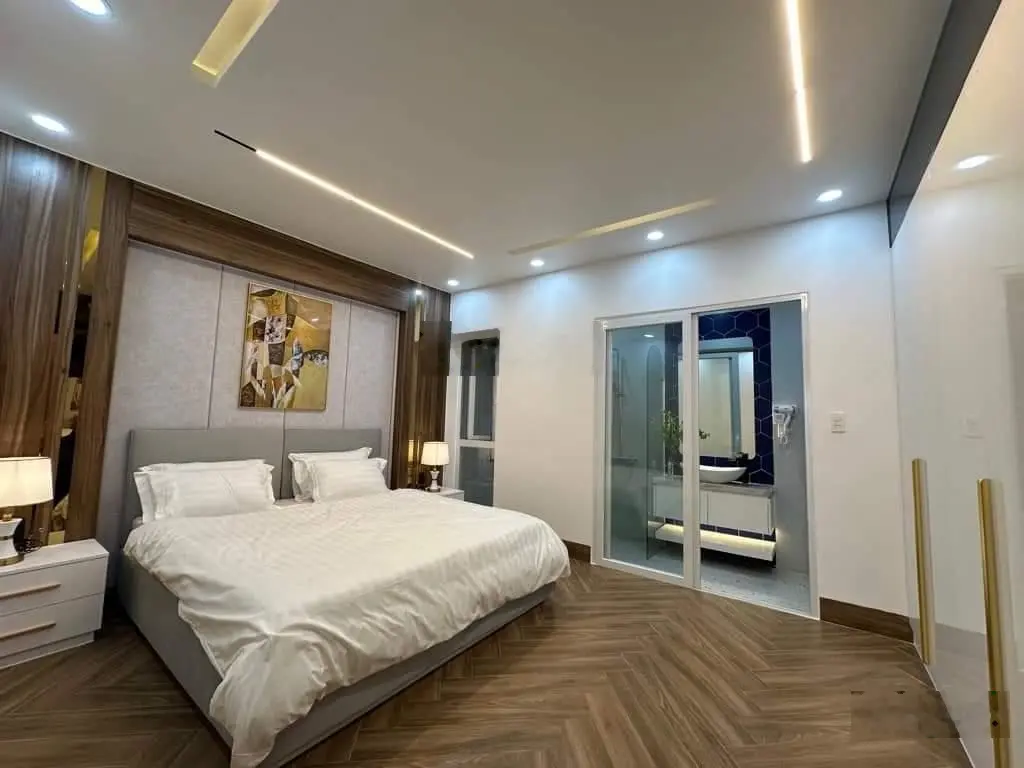 Bán nhà ngộp Trương Quyền-P6-Q3 đang cho thuê 29tr/th. DT 63,9m2 giá 4tỷ180, nằm sát CV Lê Văn Tám