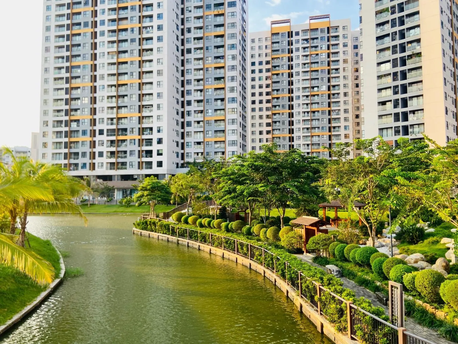 Bán gấp CH Mizuki 72 m2 giá 2.880 tỷ sổ hồng sẵn view thoáng tầng cao