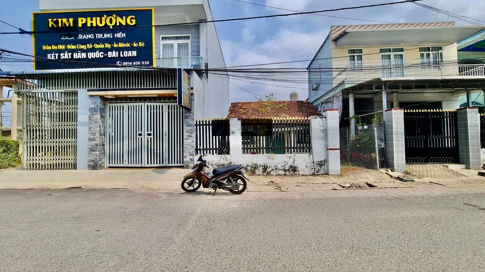 Bán đất 2 mặt tiền kinh doanh 114m2(7,2x17m), đường Tạ Uyên, TT thị trấn Long Thành, Đồng Nai