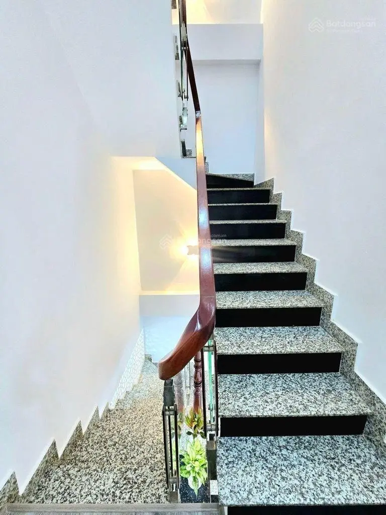 Về quê! bán gấp nhà 3 tầng đẹp - sát mặt tiền trần xuân soạn- cư xá nh - lâm văn bền 36 m2 3.x tỷ