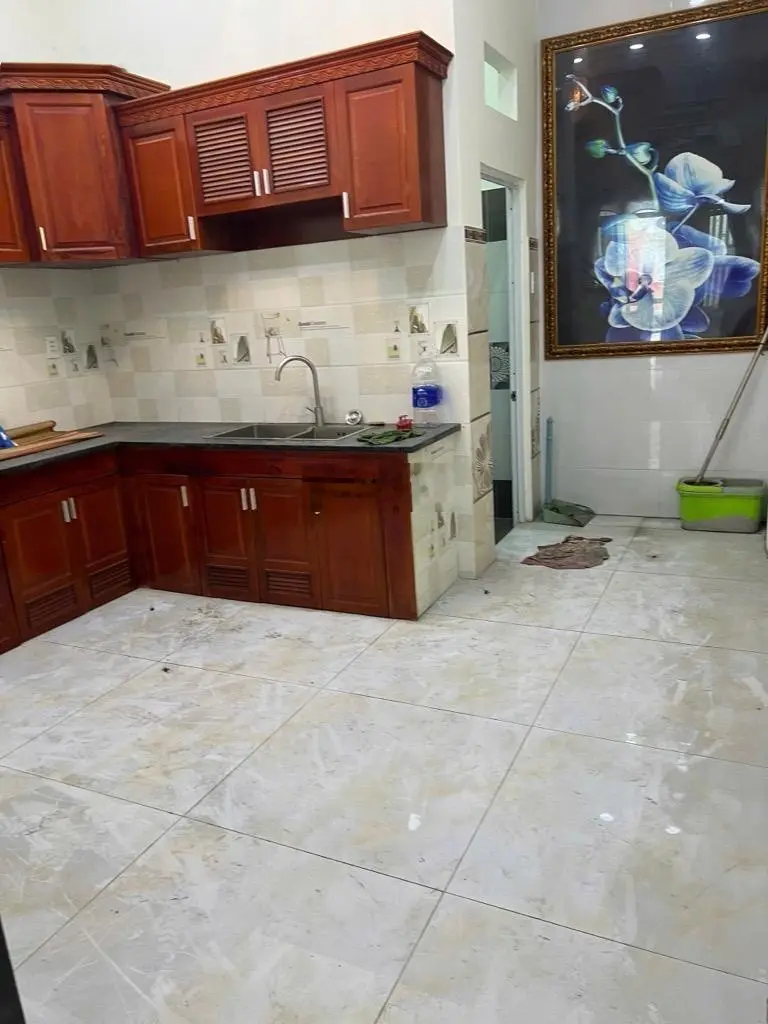 4 tầng, 5pn, sân thượng, hẻm 8m xe hơi tránh, đường hiệp thành 13
