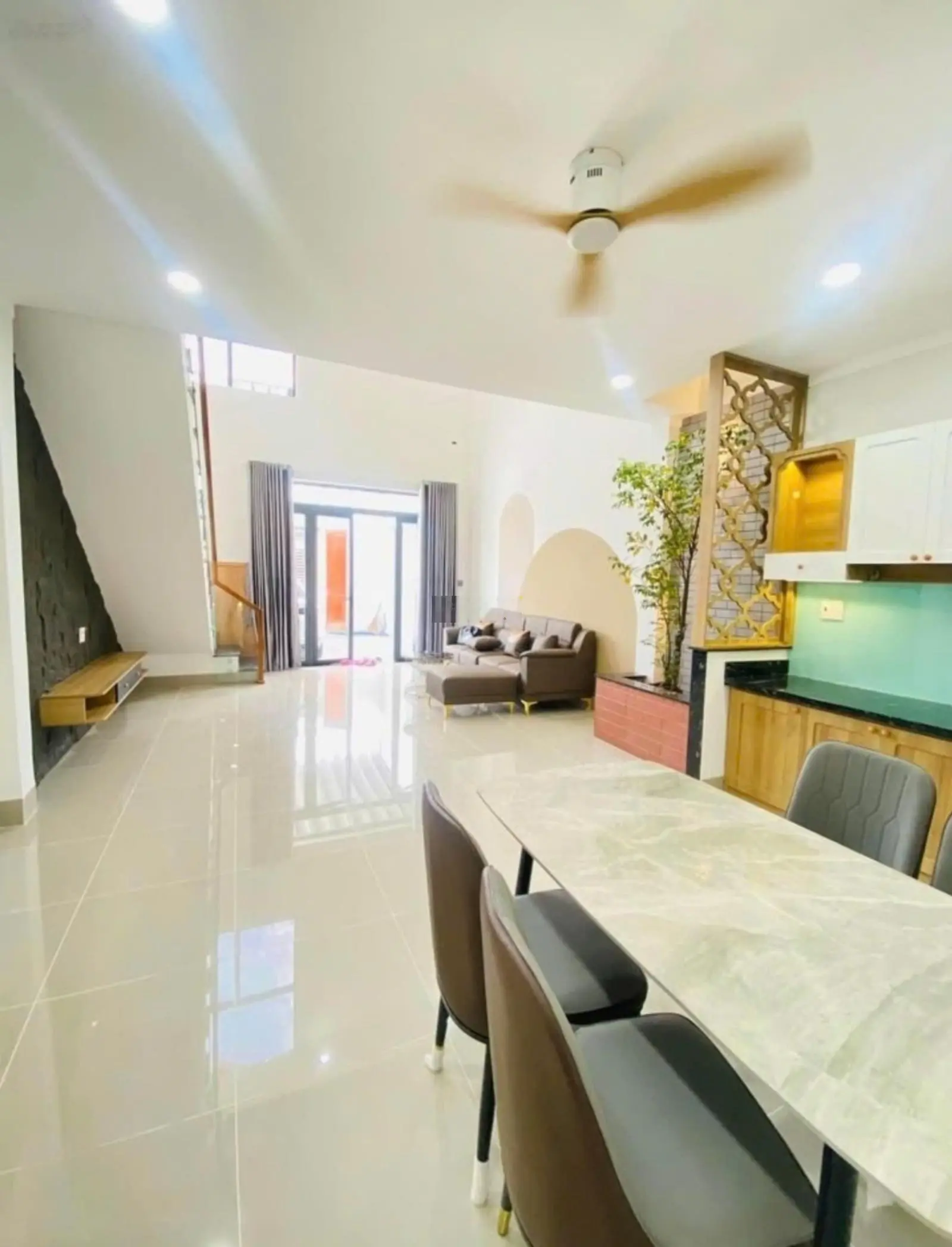 Nhà mới xây 1 trệt 1 lửng, 4m x 11m, 2,3 tỷ còn thương lượng, đường Tỉnh Lộ 10 - Tân Tạo - Bình Tân