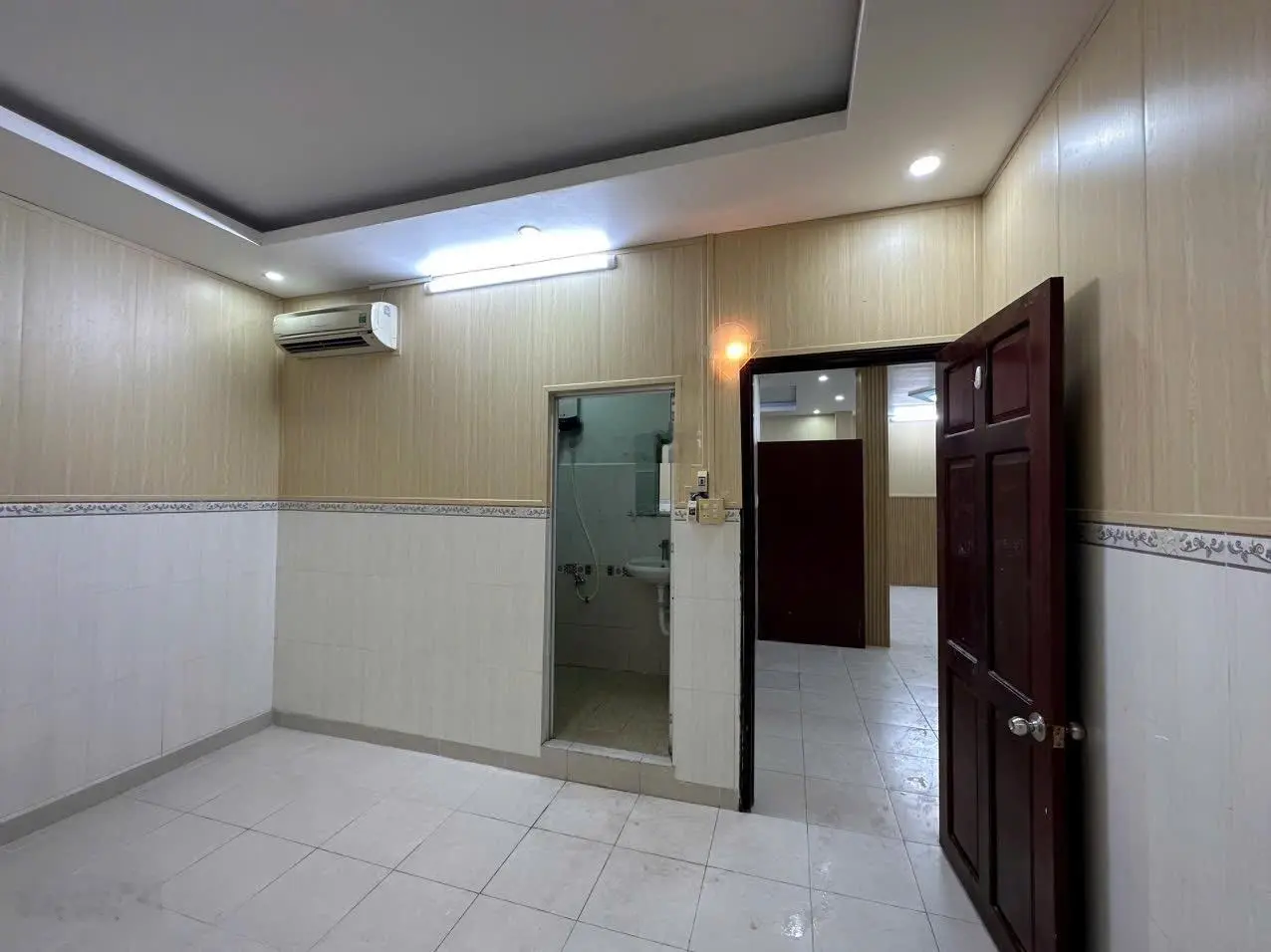 Bán căn hộ góc Hưng Phú lô A, 3 phòng ngủ, 2WC, sổ hồng, thang máy, bãi xe oto nội khu, mới