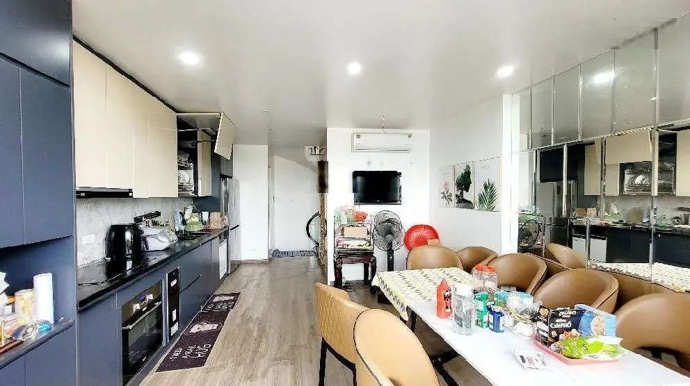 Cổ Linh nhà đẹp 7 tầng thang máy xịn full nội thất oto vào nhà nhiều tiện ích khách mua chỉ việc ở