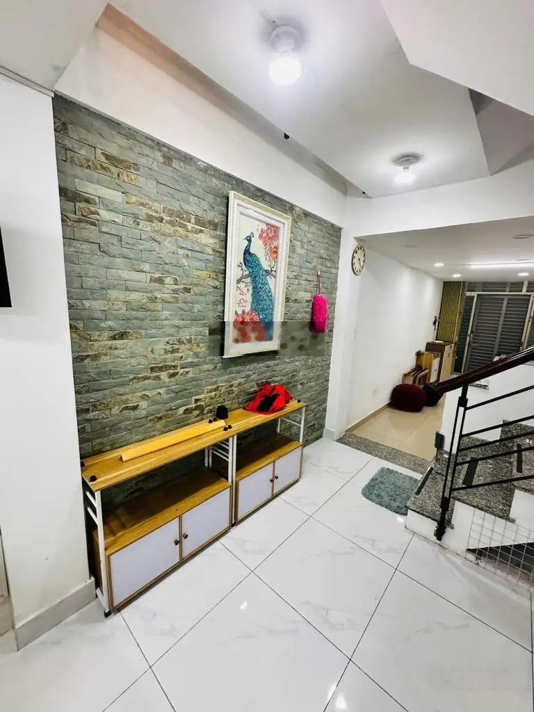 Đường số 9 - gò vấp - gần công viên làng hoa - dt: 45m2 - 5 tầng.