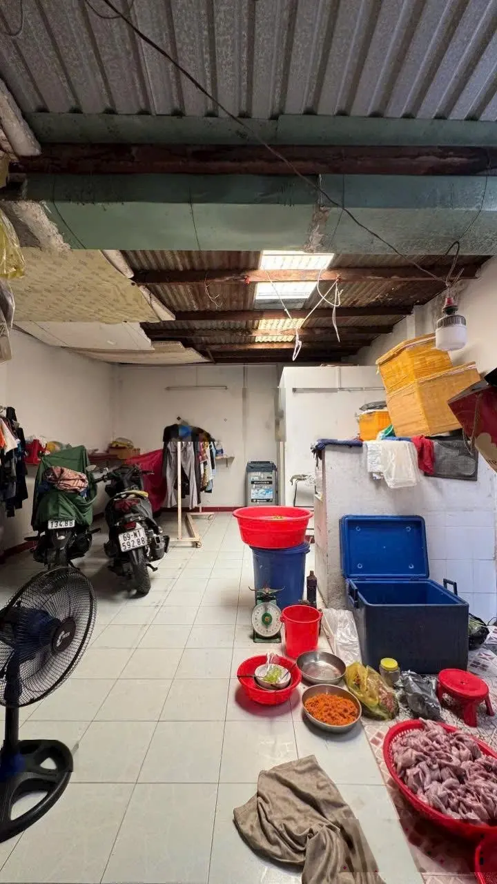 Nhà 2 tầng hẻm 3,0m Lê Đại Hành. DT: 4,1 x 19,0 NH 5,3m (80,4m2). Vũ Lộc Phát 0934033188