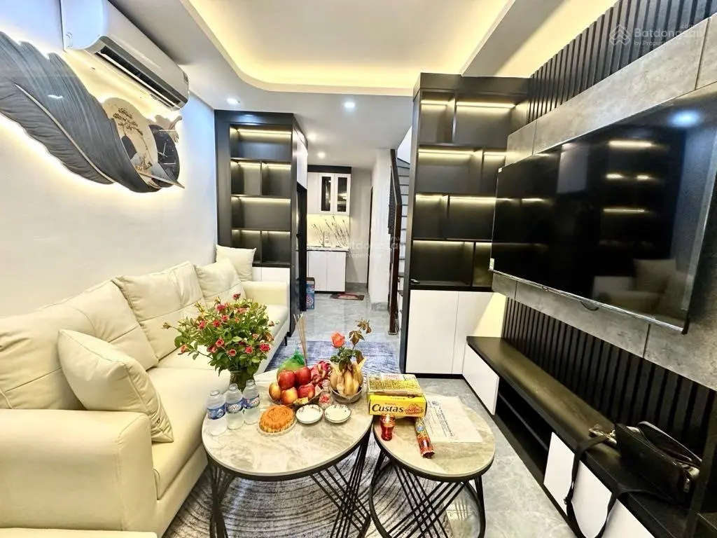 Bán nhà phố Trần Quý Cáp - ô tô tránh cách 10m - 4 tầng full đồ - 3PN. Giá: 4,65 tỷ. LH: 0779 548 ***