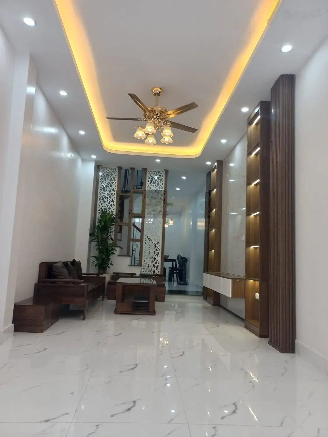 Gấp nhà trường chinh ô tô đỗ cửa ,kd, 2 thoáng đẹp ở ngay, full nội thất - ngõ thông, dt 43m, 4t