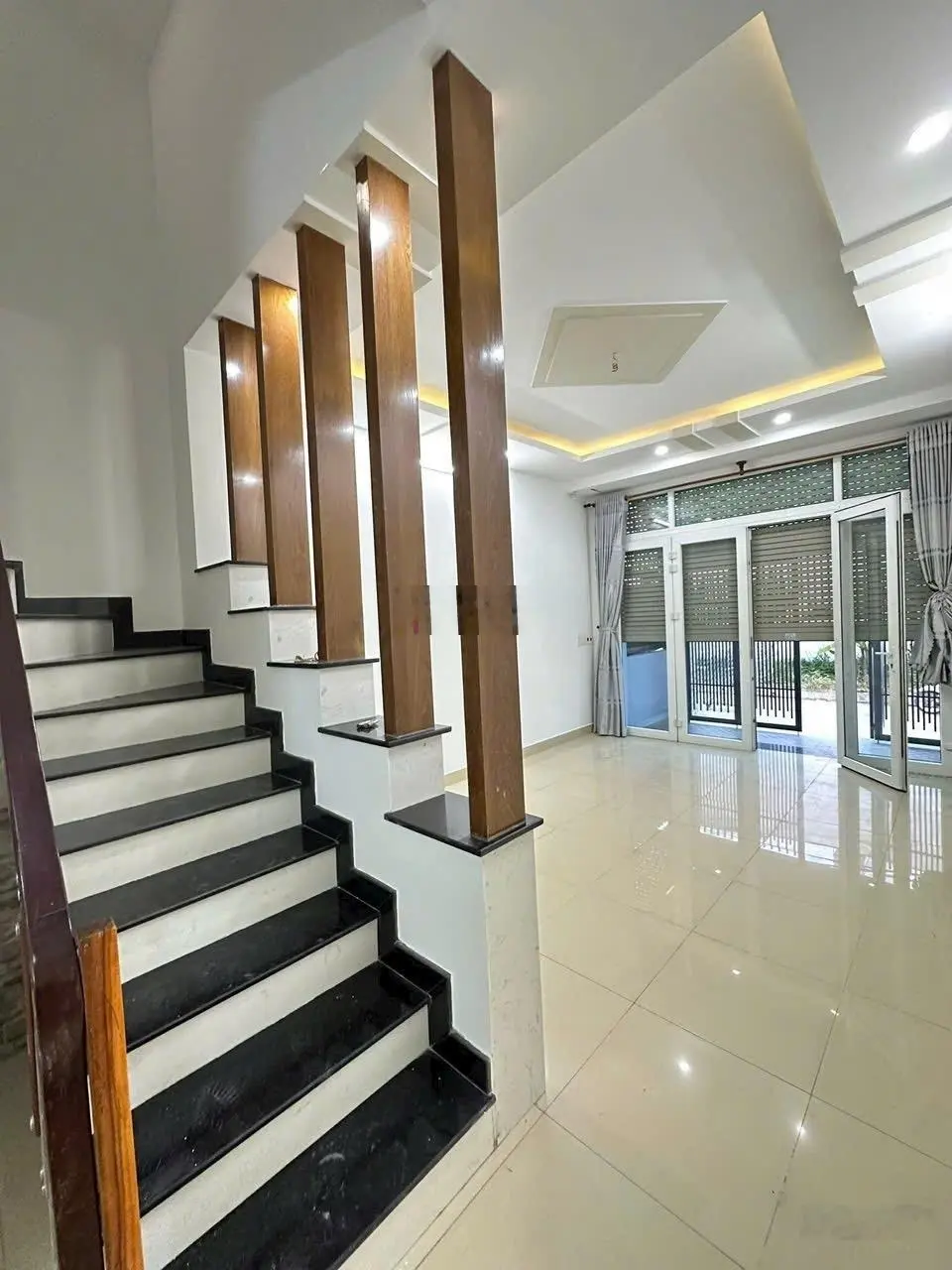 CC bán nhà 1trệt, 2lầu, hẻm đường 8 gần Lò Lu, PTrường Thạnh, Q9, giáp KĐT Đông Tăng Long
