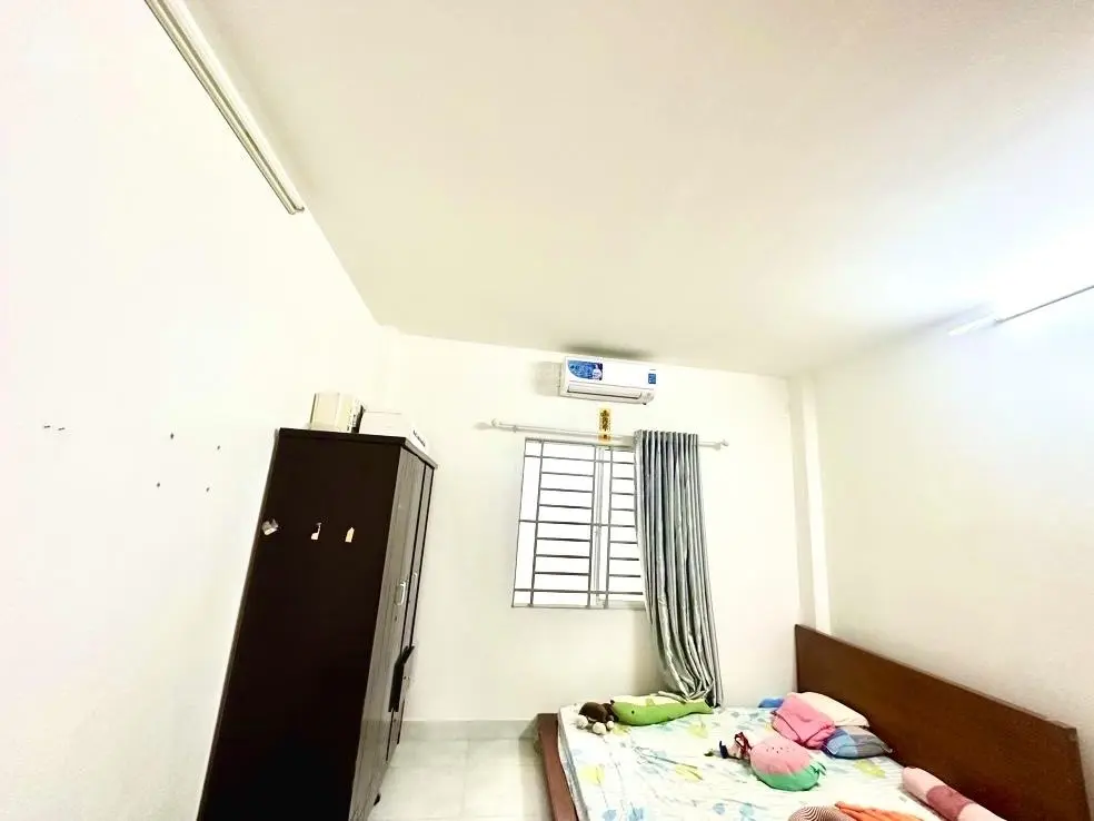 Nhà 2 lầu-mặt tiền đường-khu bên sông hiệp bình chánh-ngay gigamall - dt 68m2 giá chỉ 7.xx tỷ..