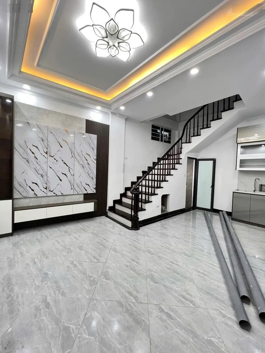 Bán nhà lô góc đại từ ,hoàng mai 35m giá 6,5 gần phố.