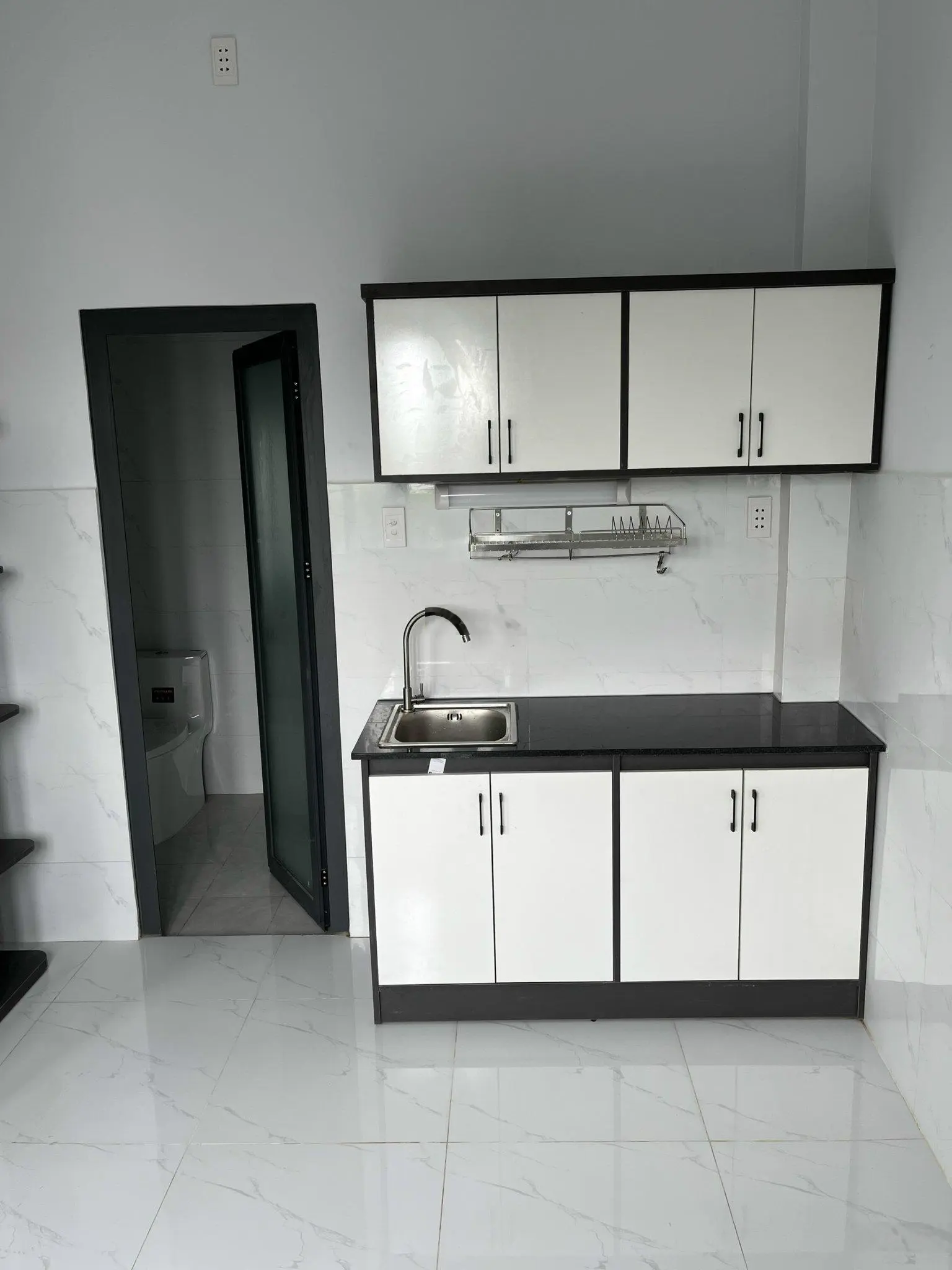 CC bán nhà đường Nguyễn Văn Lượng, đối diện Lotte, 5x20m, 5 tầng, ĐCT 61 triệu, giá 12,9 tỷ