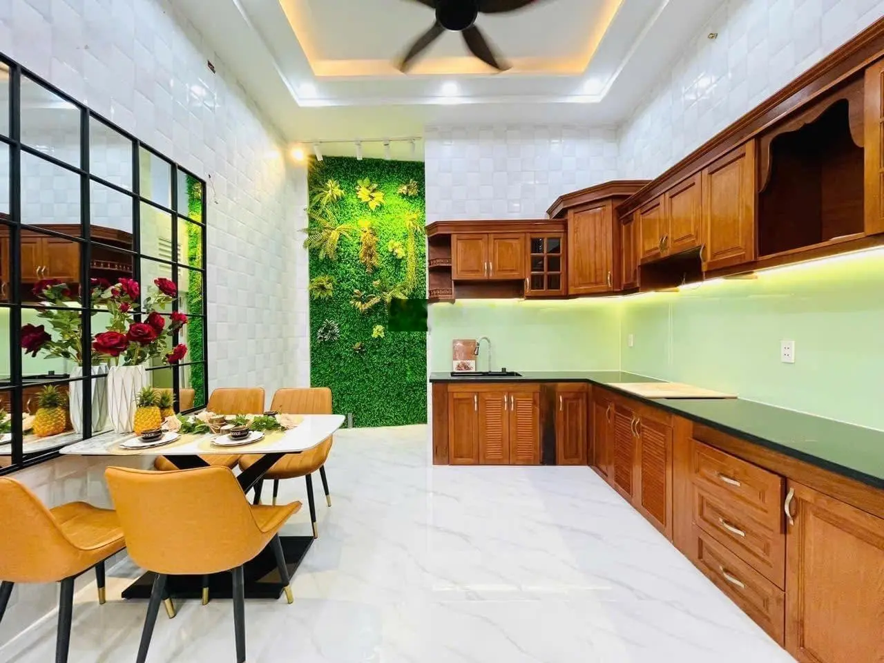 Bán nhà hẻm kinh doanh Lê Thị Bạch Cát, Q11 gần chợ Phú Thọ . DT: 47,8m2 / 2,65 tỷ