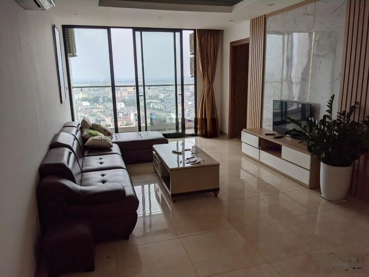(Giá thật) chính chủ gửi bán căn hộ 102.8m2 3PN - 2WC View Hồ Tây CC Cầu Giấy Center Point
