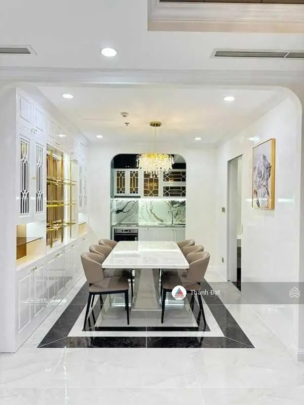 Cần bán căn hộ Vinhomes Central Park với 3pn, 100m2 full nội thất cao cấp