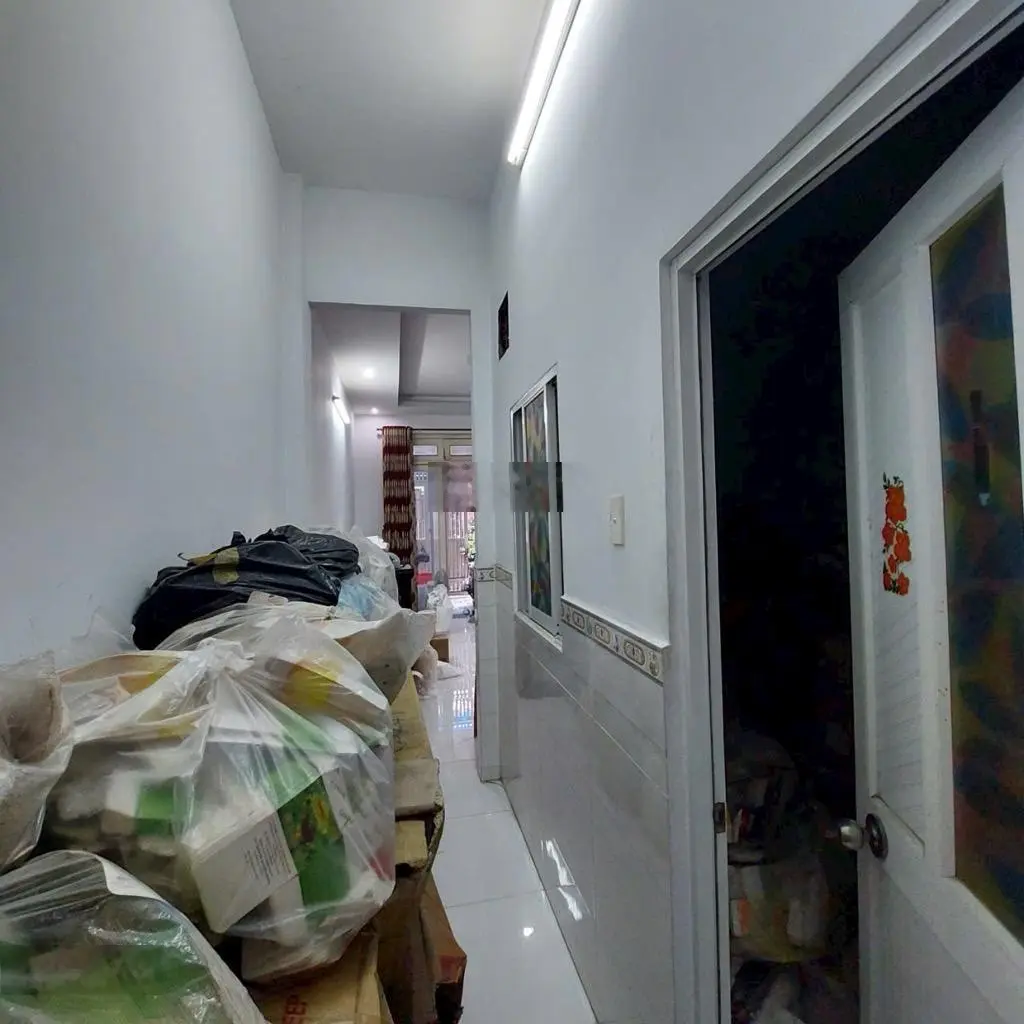 Giảm 1,2 tỷ - Hẻm xe hơi - 2 Tầng - 4,3M x 19M - Ngay coop mart - Gần Trường Chinh, Ga metro số 2