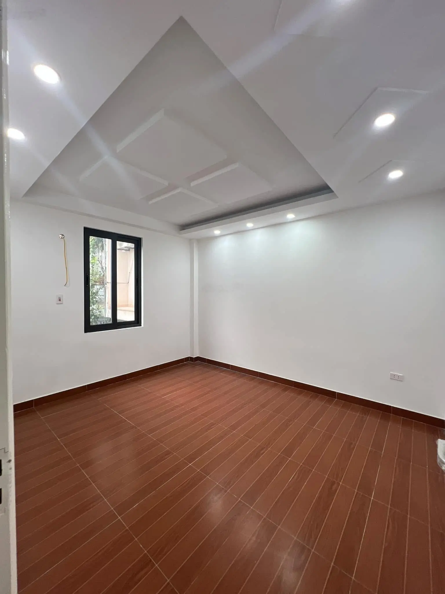 Nhanh thì còn! Bán nhà Thuỵ Khuê 50m2 - 5 tầng - mặt ngõ chợ kinh doanh - gần phố - nhỉnh 12 tỷ