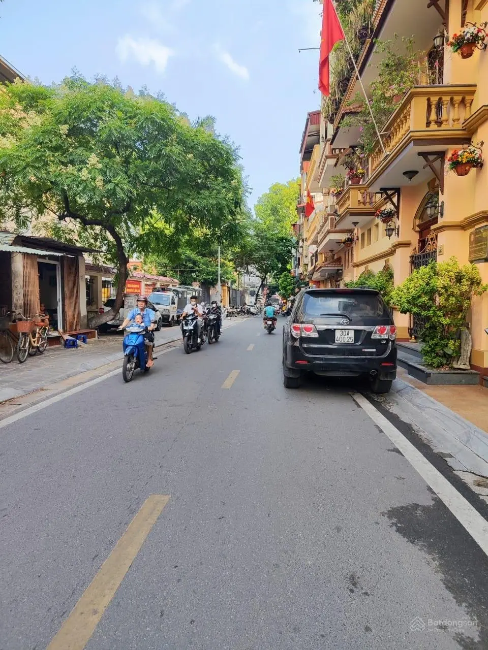 Bán Nhà Mặt Phố Lương Yên - Hai Bà Trưng, 5 Tầng Thang Máy, DT 80m2, MT 4.6m, Giá chỉ 23.5 Tỷ.