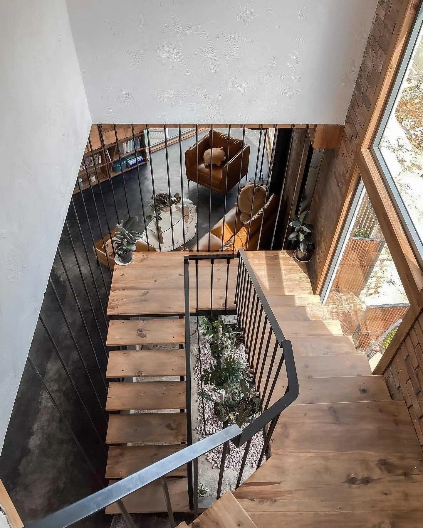 Villa view thung lũng rừng thông góc 2MT Hoàng Hoa Thám 227m2 ngang 16,5m hầm trệt 2 lầu