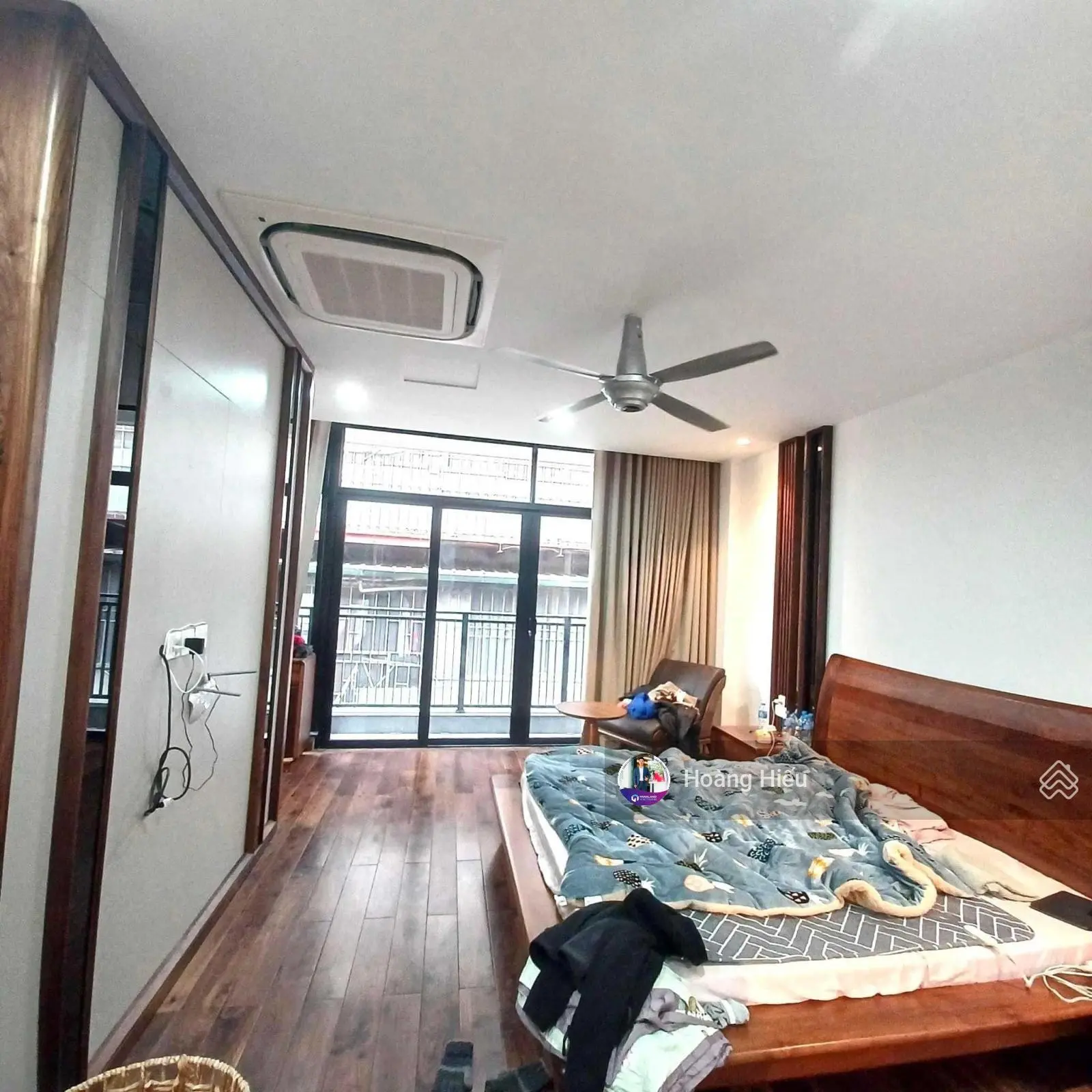 Bán nhà đẹp Cầu Giấy ở luôn, sát phố, gần ôtô, tặng nội thất, 2 thoáng, ngõ to thông, 38m2 x 5 tầng