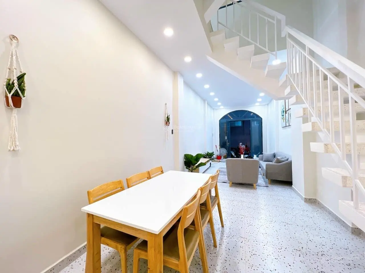 Giảm 300 triệu bán gấp nhà Phan Văn Trị, Bình Thạnh. 4 tỷ 750. Sổ hồng riêng.