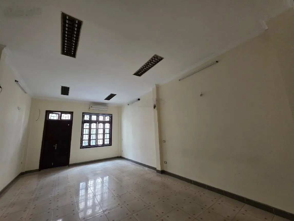 Bán nhà Trung Kính, Cầu Giấy: 105m, 6 tầng, MT 4,7m giá 36,5 tỷ. Phân lô ô tô tránh kinh doanh.