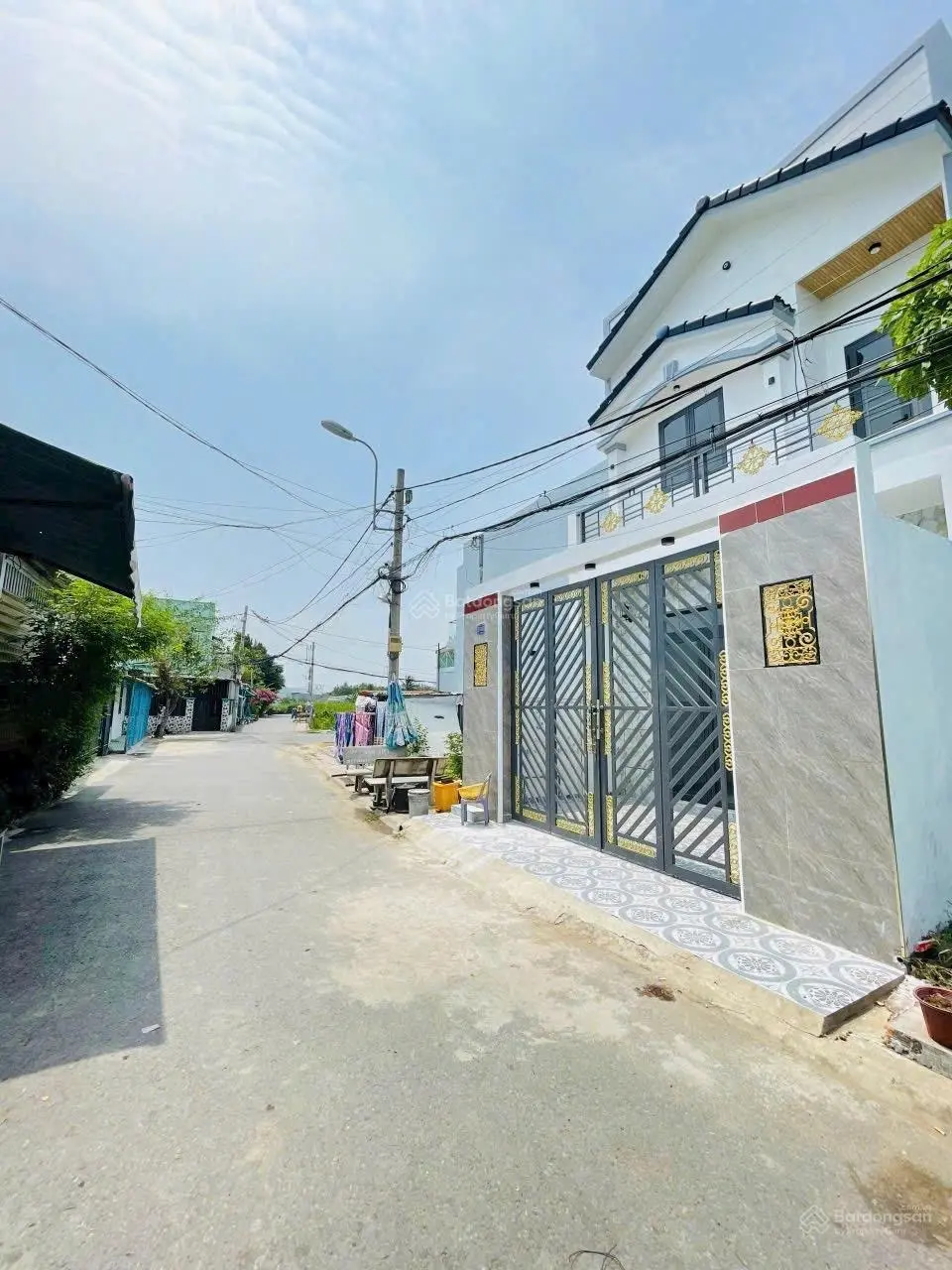 Nhà mới xây, ngay ủy ban xã Qui Đức (5,2 x 16)m 1 lầu 3,9 tỷ. Đường nhựa khu phân lô