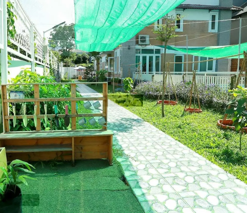 Bán biệt thự 1060m2 đường Nguyễn Văn Hưởng, giá 180 tỷ