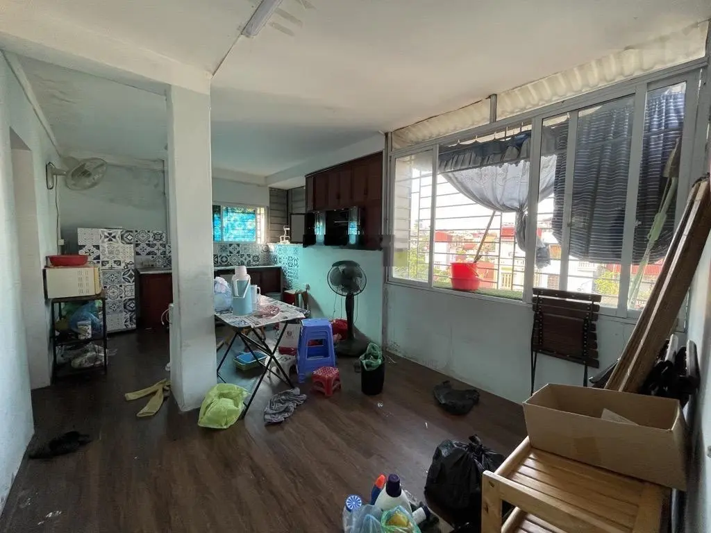 Cực hiếm, bán nhà tập thể doãn kế thiện mai dịch, ô tô đỗ cửa, 83,3m2, giá 2,8 tỷ.