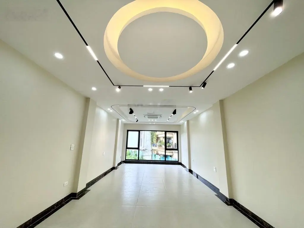 Nguyễn văn cừ 6 tầng - tháng máy - gara ô tô - full nội thất nhập khẩu - diện tích 63m2 rất rộng