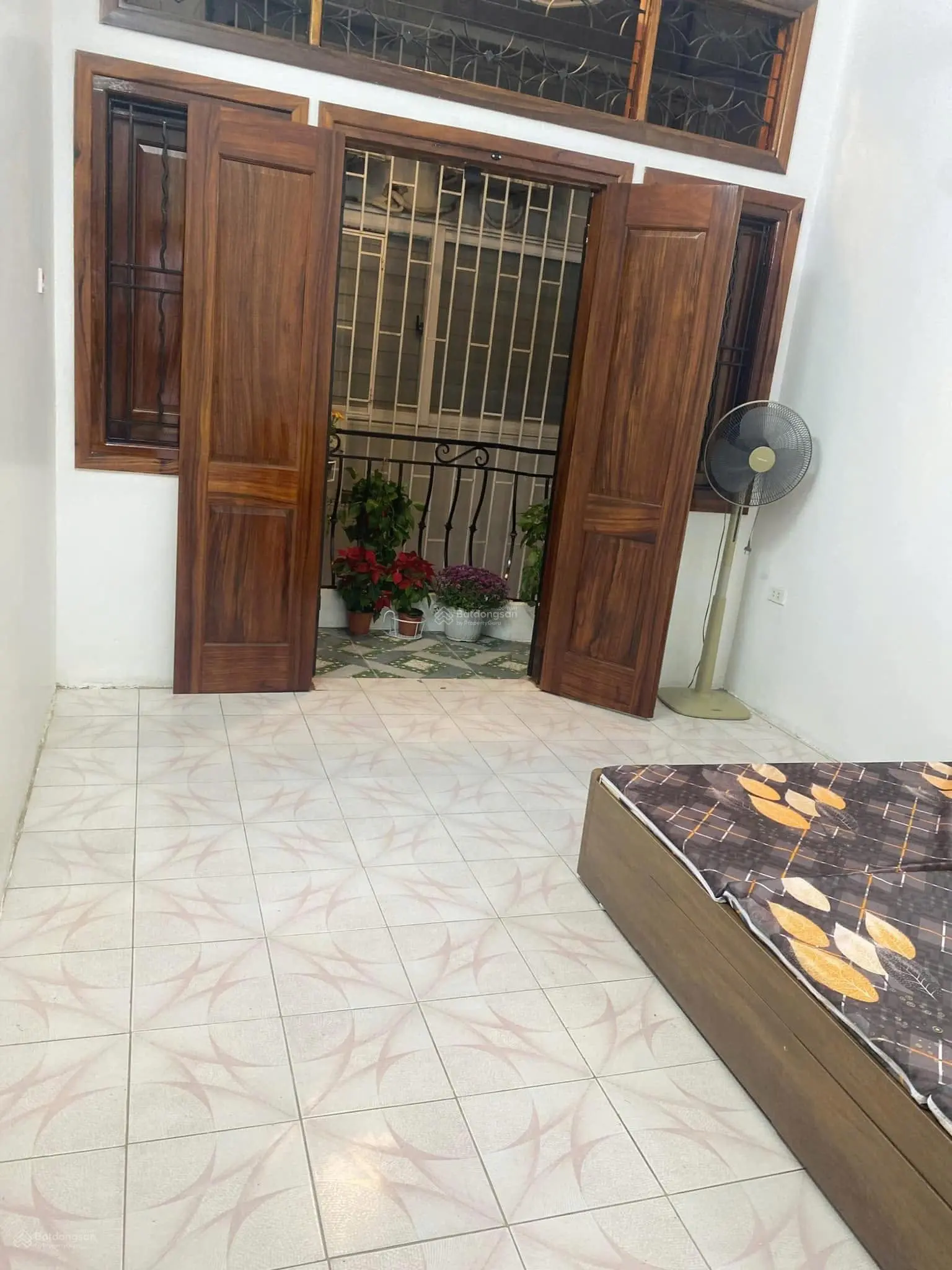 Bán nhà riêng 4 tầng mời đẹp tại đường Láng, Đống Đa, 6,4 tỷ, 32m2, 4PN + 3WC + bếp, giá cực chất