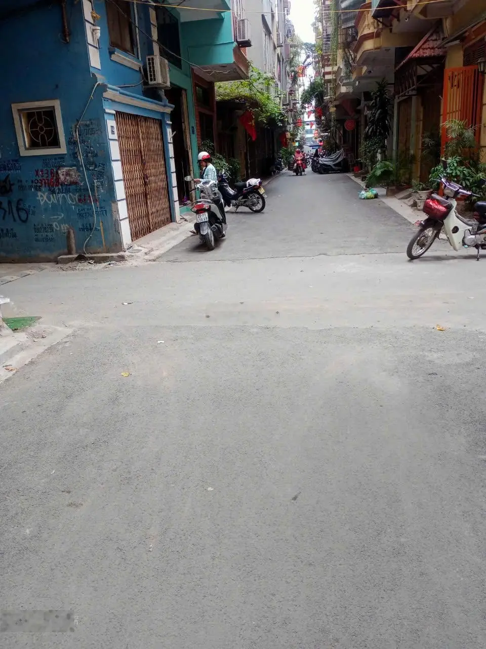 Bán nhà 14 tỷ tại phố trần quốc hoàn, diện tích 38m2, giá cực chất!