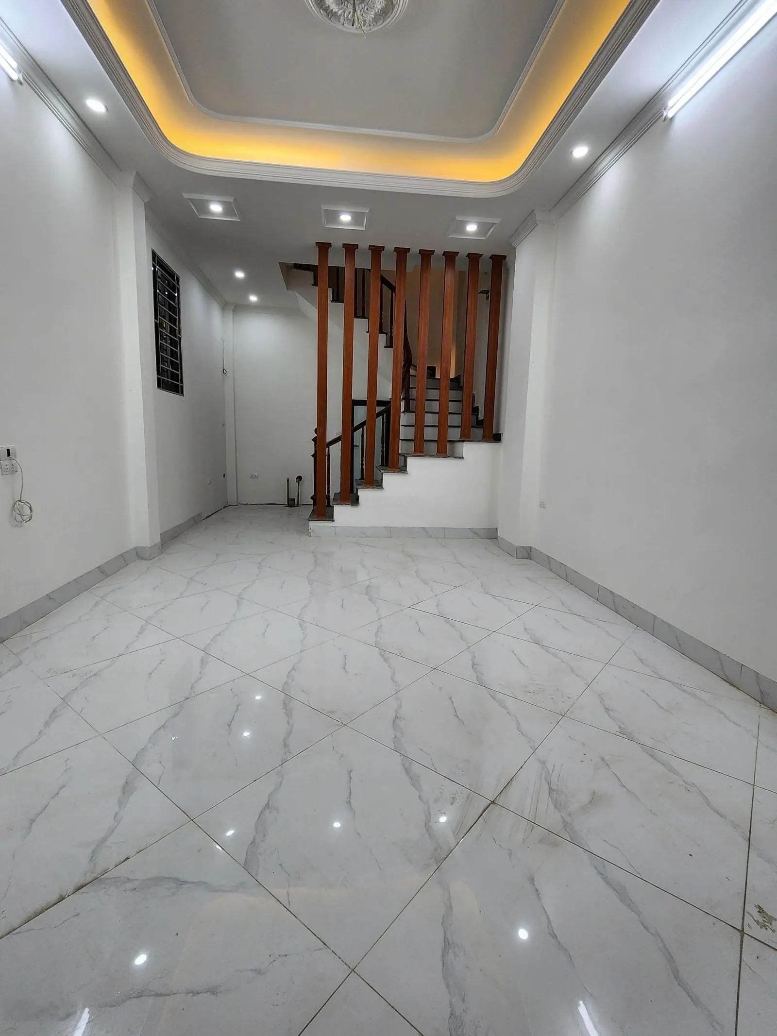 Chị gái nhờ bán hộ nhà mới 30m2, 5 tầng, mặt tiền 4m. Nam Từ Liêm