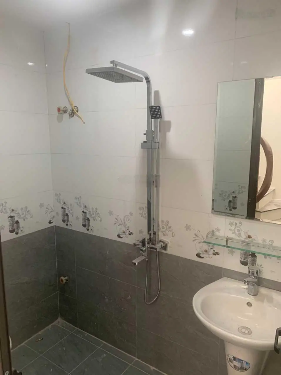 Bán nhà DT 30m2 /5 tầng khu vực H Hoài Đức TP Hà Nội