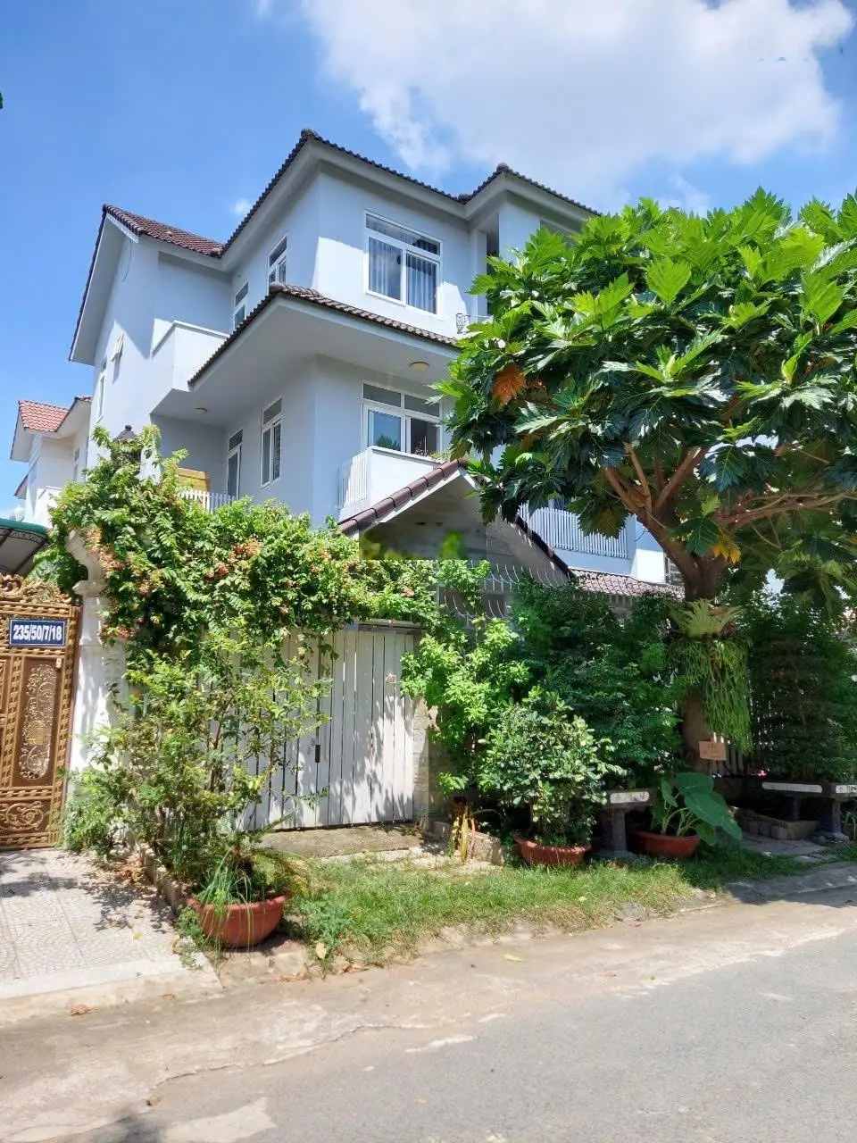 Biệt Thự Đặng Thùy Trâm (Bình Lợi) diện tích đất 240m2 5 tầng , giá 27,5 tỷ