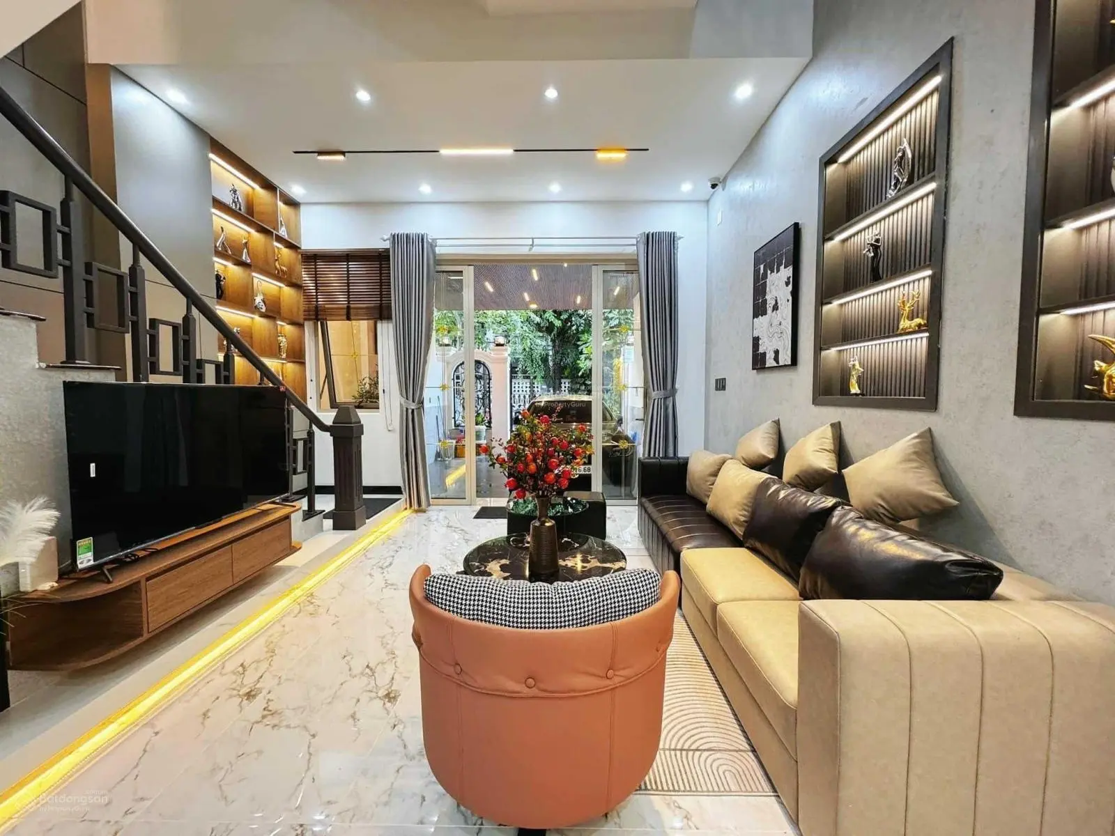 Bán nhà 3 tầng mái đúc sàn đúc 4PN, 3Wc, phòng thờ phòng khách đất 5X19m 95m2 đường Đoàn Khuê