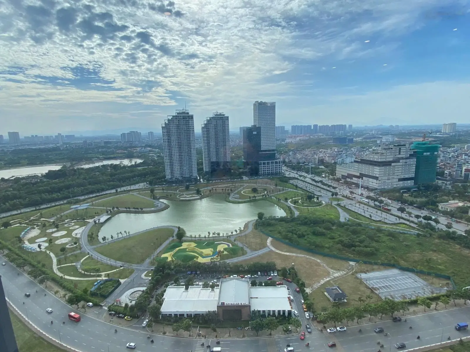 Bán căn hộ chung cư 3 PN tại The Matrix One, view công viên. Giá tốt