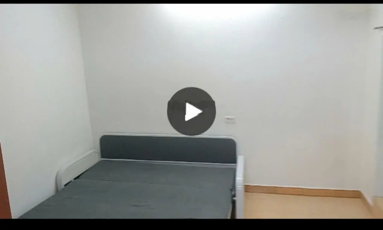Chính chủ bán căn hộ tập thể tầng 1 tại phố Quỳnh Mai 68m2, giá 3,3tỷ