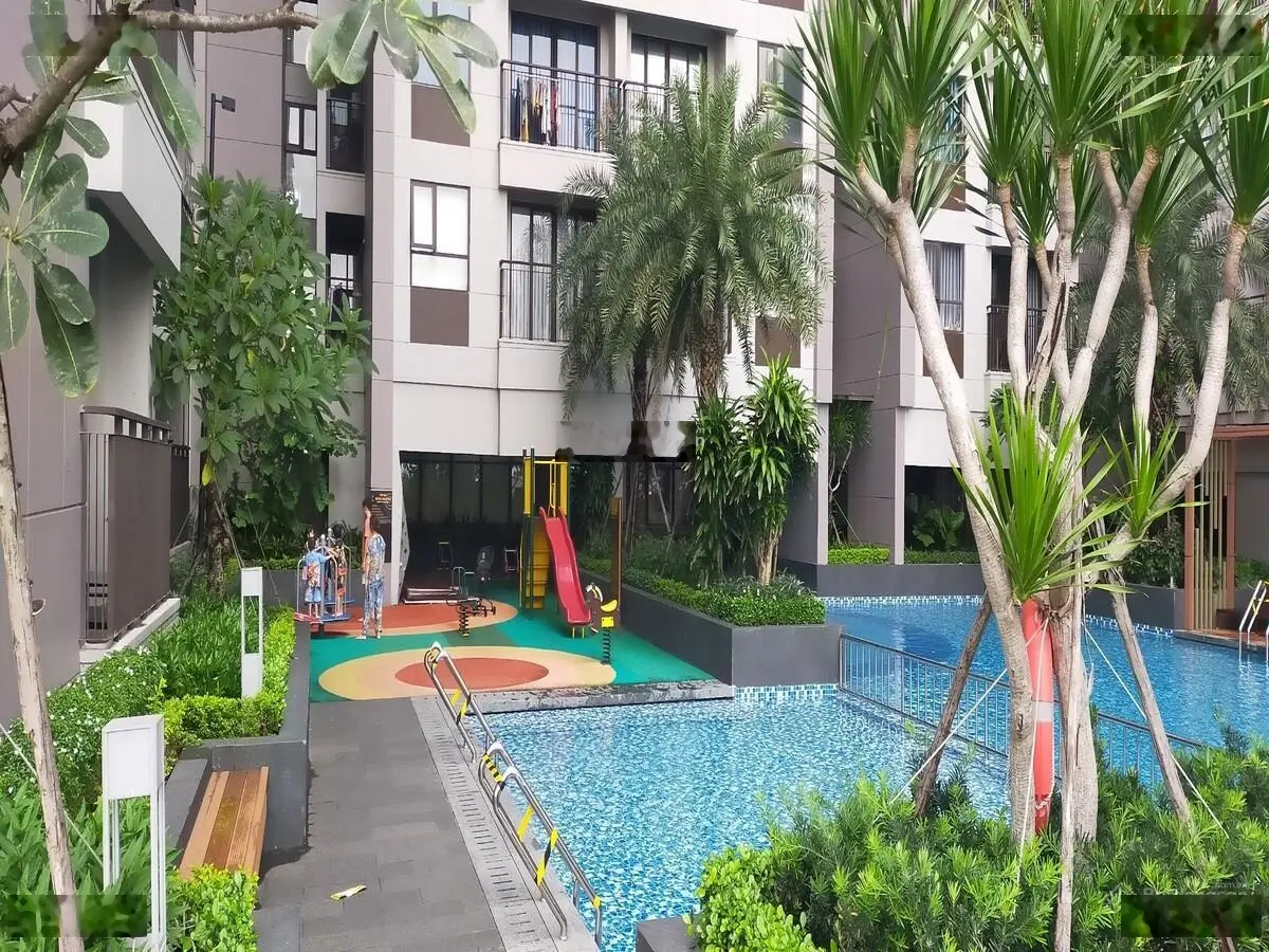 Bán căn hộ 2PN 85m2, căn góc siêu thoáng có 2 ban công, sổ hồng sẵn, nhà có rèm. Giá bán 3.063 tỷ