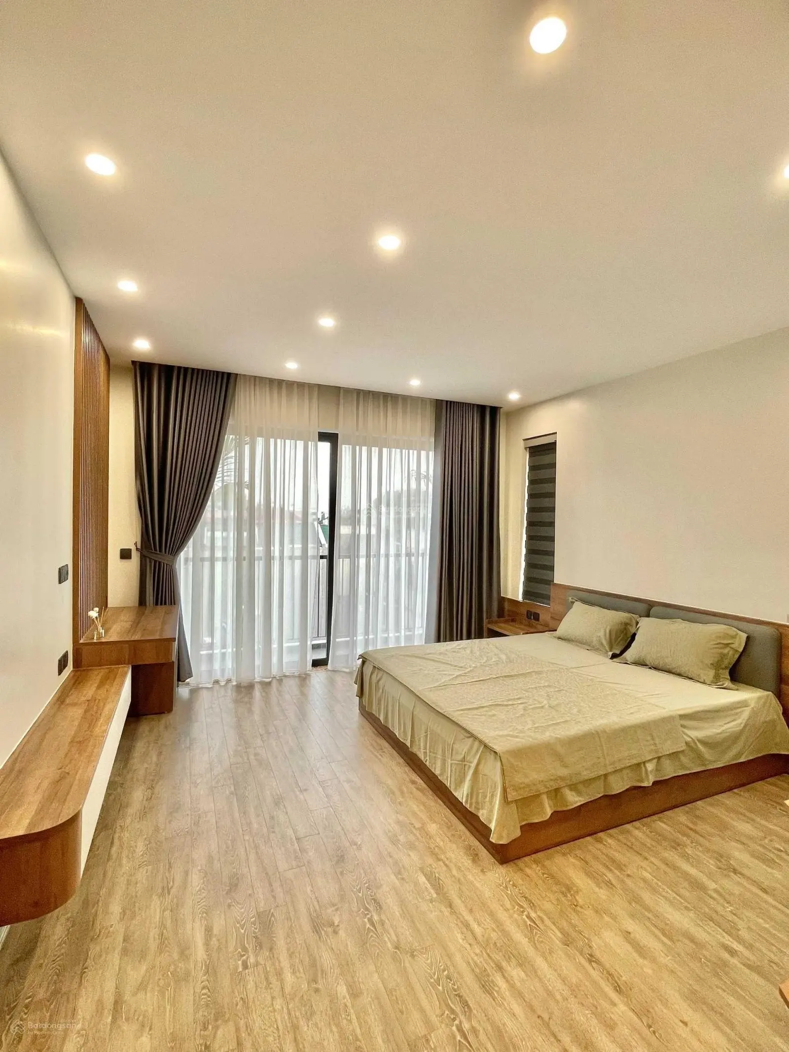 Nhà đẹp Nguyễn Sơn, Gia Thụy, Long Biên, 69m2, MT rộng, 7 Tầng, Lô góc, 2 Thoáng, LH: 0988 312 ***