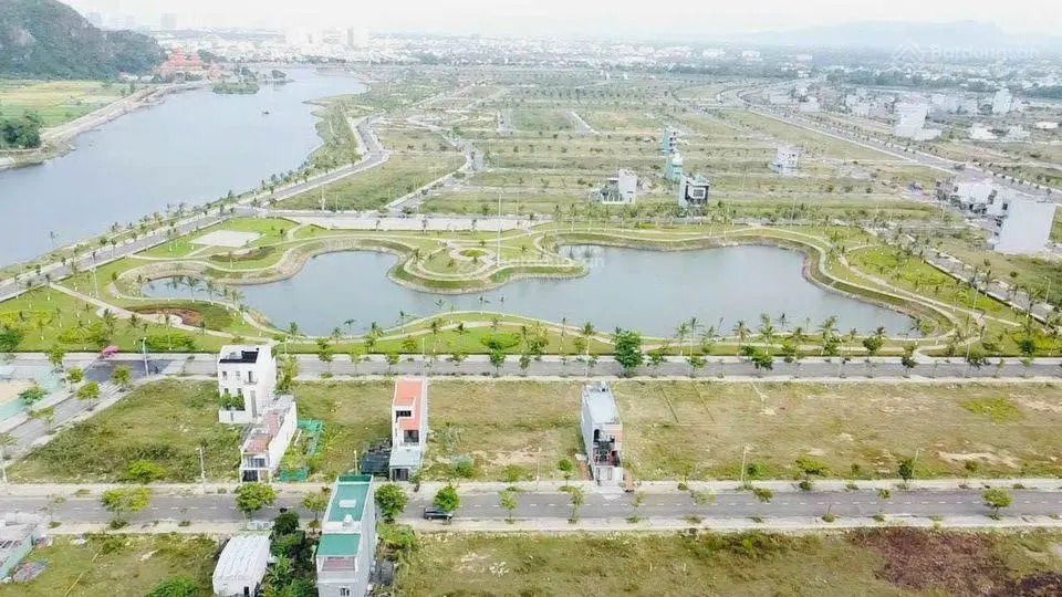 Giải quyết công việc cần bán lô đường thông Ngọc Tịnh, khu Đầm Sen, Nam Hòa Xuân. Sổ đỏ chính chủ