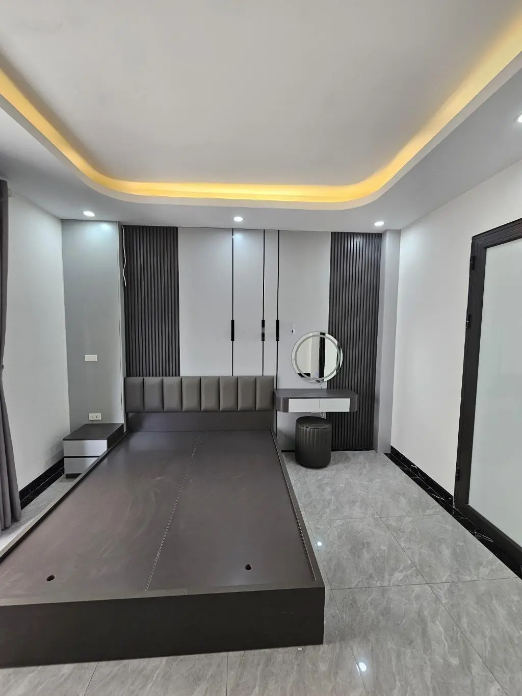 Bán nhà thượng thanh,32m_mt4m,3ngu,phun nội thất,ô tô đỗ cổng,5xty