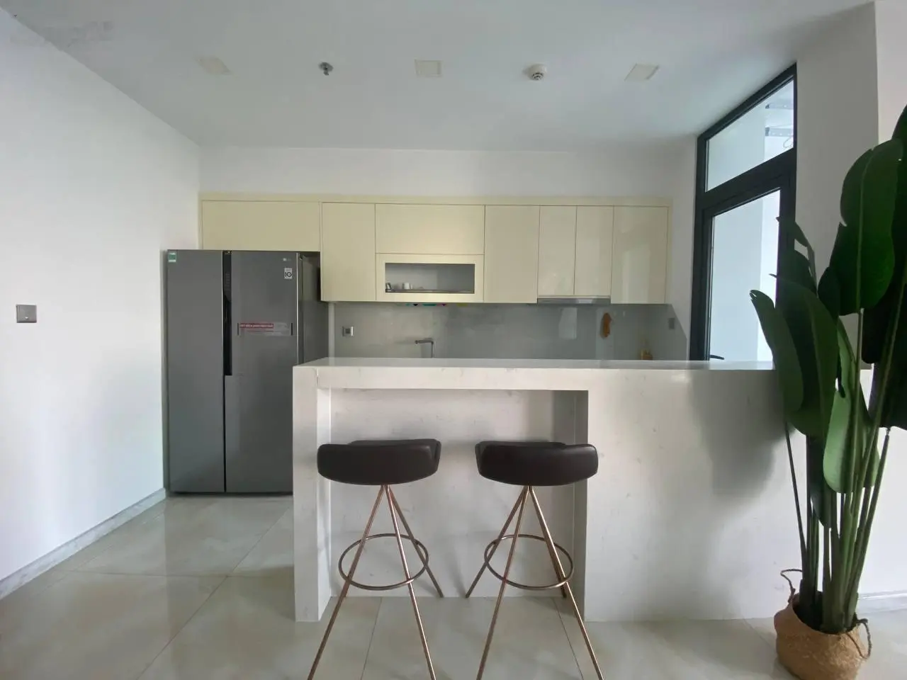Sang sổ liền tay cần bán nhanh căn hộ Vinhomes Golden River 2PN 9,8 tỷ 79m2