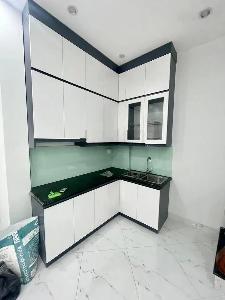 Bán nhà phố bạch mai. diện tích:30m, 5 tầng, mặt tiền: 4,9m. giá: 5,1 tỷ. lh: 0916990560