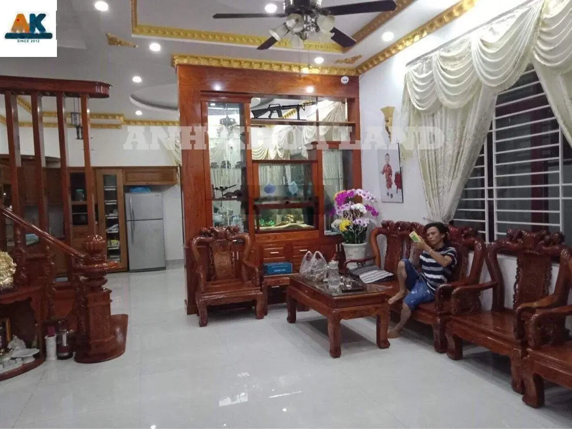 Giá chạm đáy ! Bán gấp biệt thự cực đẹp, full Gỗ Đỏ, KDC Khang Điền - Gia Hòa sân đậu 2 xe ô tô.