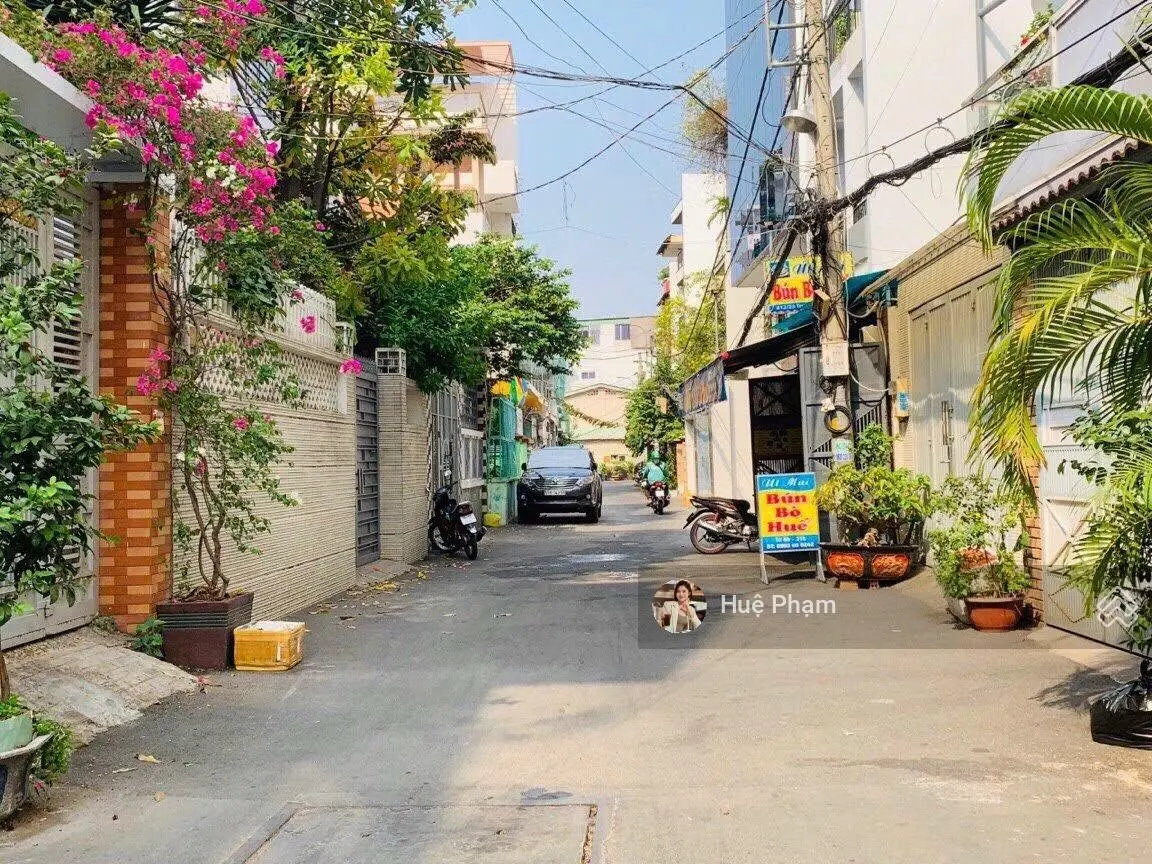 Biệt thự mặt tiền 15m - đường trường sa, p14, quận 3. dt 9x20m. cn 180m2. trệt 3 lầu. giá 42 tỷ tl
