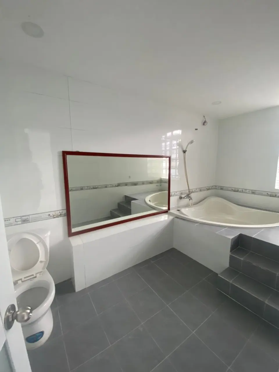 Bán căn biệt thự siêu Hiếm - siêu VIP tại đường Đinh Bộ Lĩnh-thông Bùi Đình Tuý, Thông Chu Văn An.