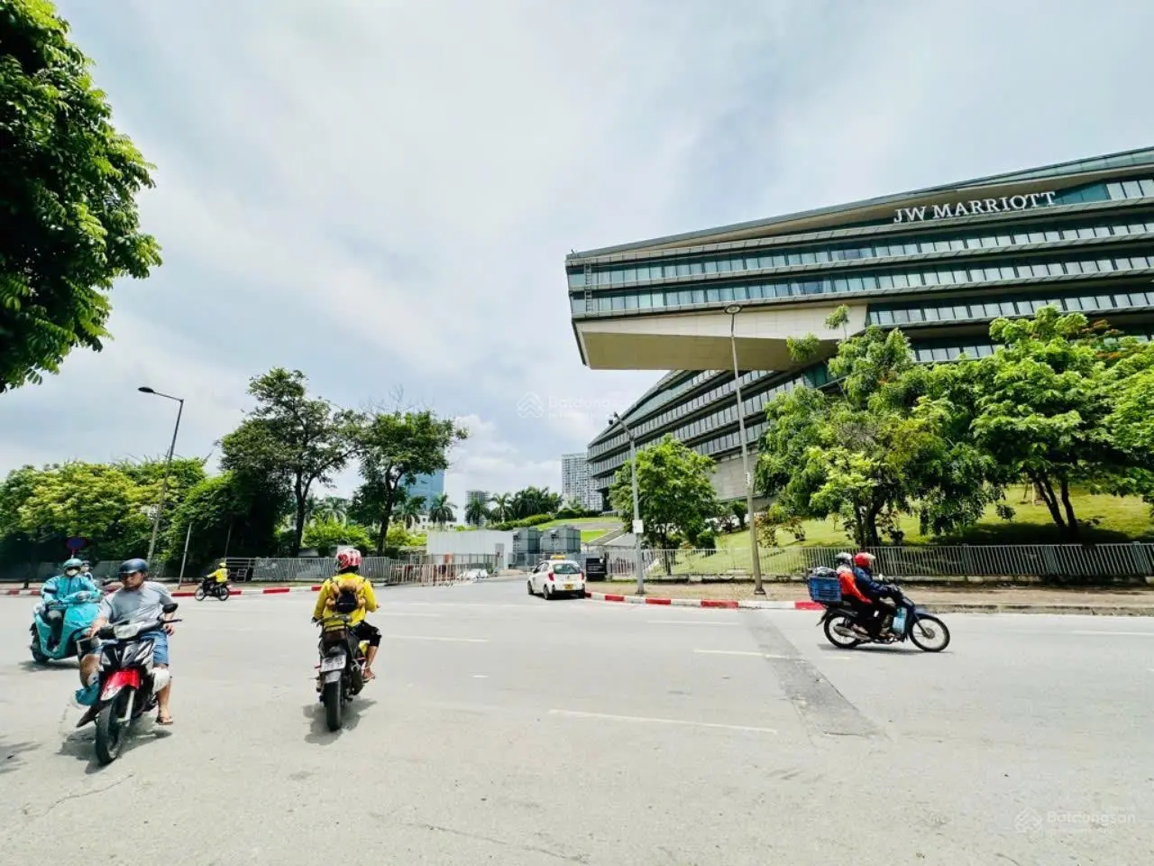 Đất Mễ Trì siêu đẹp-lô góc 2 mặt ngõ-thông thiên-vài bước ra phố-thửa to đẹp chia lô không cắt ngõ