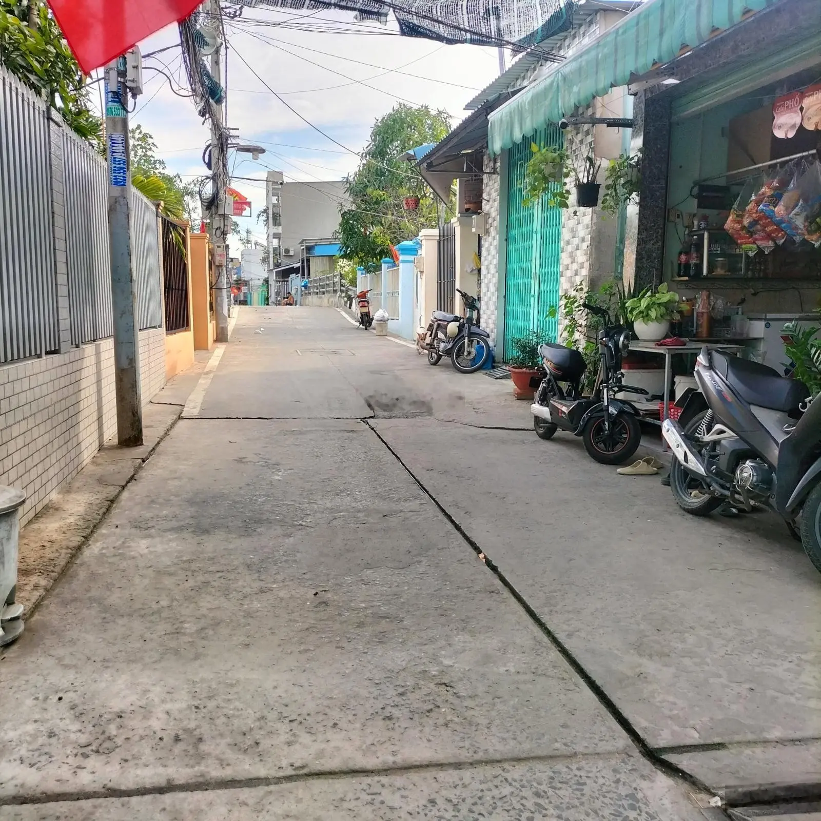 Bán nhà 4*25m, 3,9 tỷ, đường Đào Tông Nguyên Phú Xuân Nhà Bè, SHR, xe hơi cách nhà 10m, gần chợ
