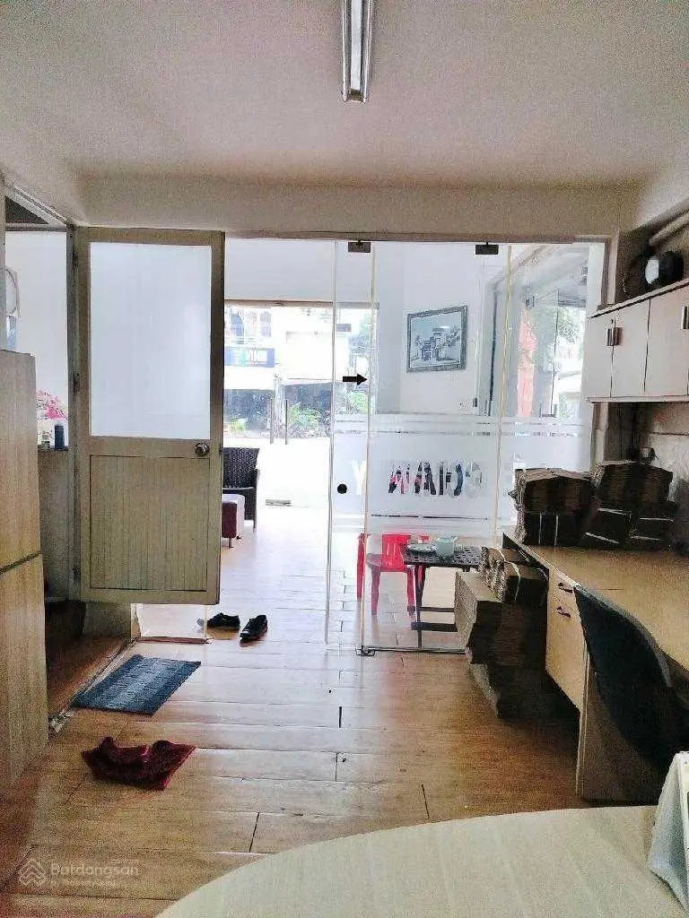Nhà góc 2 mặt tiền đường 12m và 20m khu Bàu Cát, 5 tầng, đang cho thuê VP 30tr/tháng